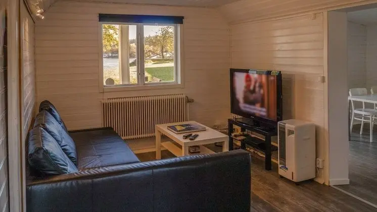 Comfort Cottage, Multiple Beds, Garden View, Lakeside (Evika 2)