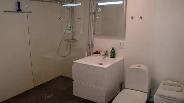 Comfort Cottage, Multiple Beds, Garden View, Lakeside (Evika 2)