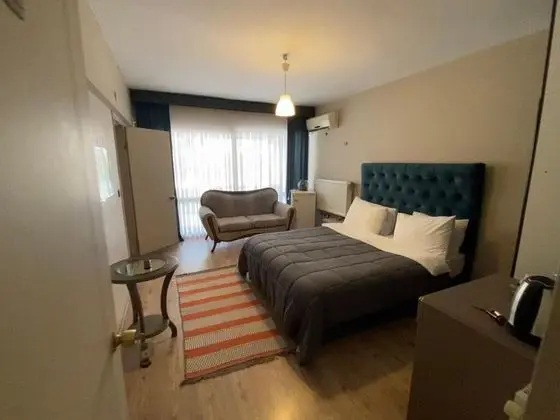 Havuz Manzaralı Çift Kişilik Oda, Havuz ve Bahçe Manzaralı, 1. Kat