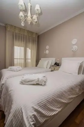 Family Villa (Sunrise)