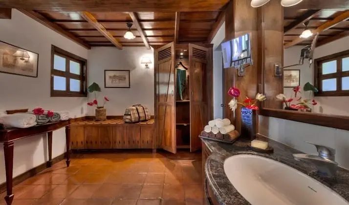 Lily Pool Cottage