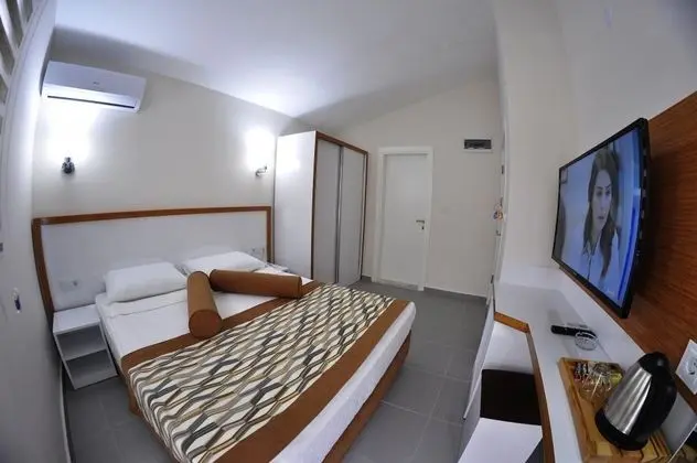 Çift Kişilik, Dağ Manzaralı