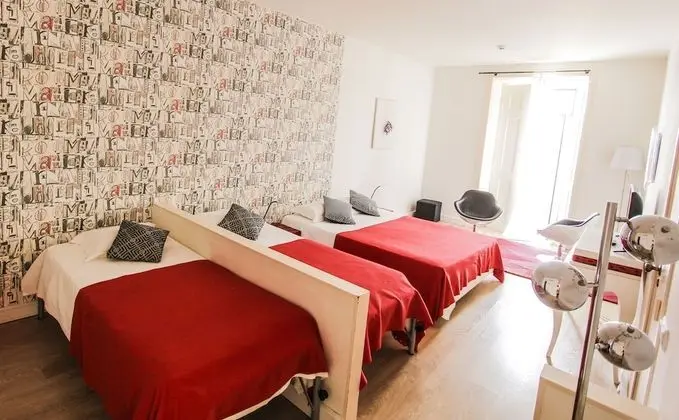 Üç Kişilik Oda