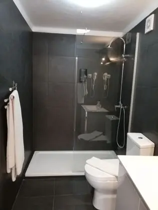 Üç Kişilik Oda