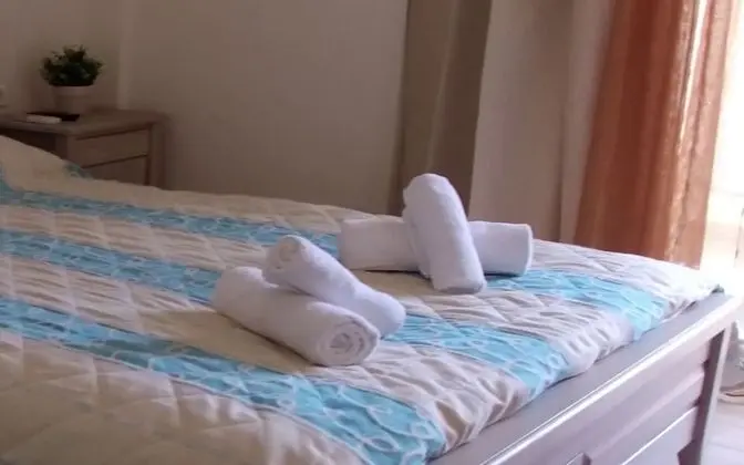 Üç Kişilik Oda