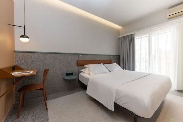 Superior Tek Büyük veya İki Ayrı Yataklı Oda