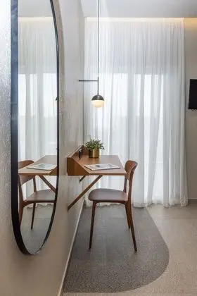 Tek Büyük veya İki Ayrı Yataklı Oda (Acropolis View)