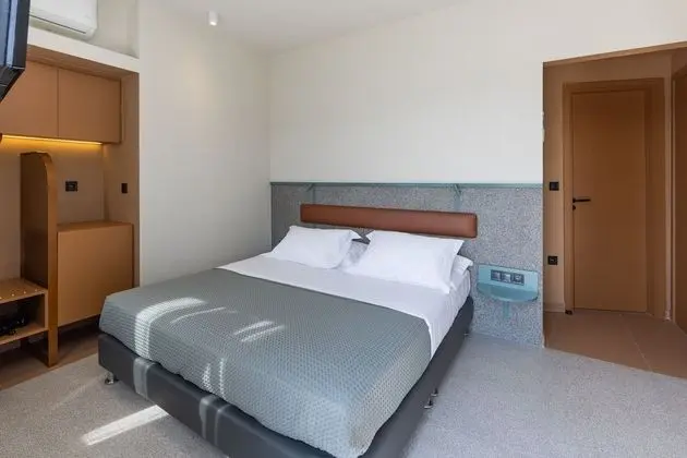 Tek Büyük veya İki Ayrı Yataklı Oda (Acropolis View)