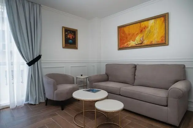 Junior Süit, 1 En Büyük (King) Boy Yatak ve Çekyat, Balkon
