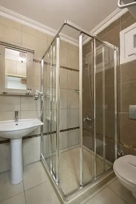 Economy Büyük Yataklı Tek Kişilik Oda (No Windows)