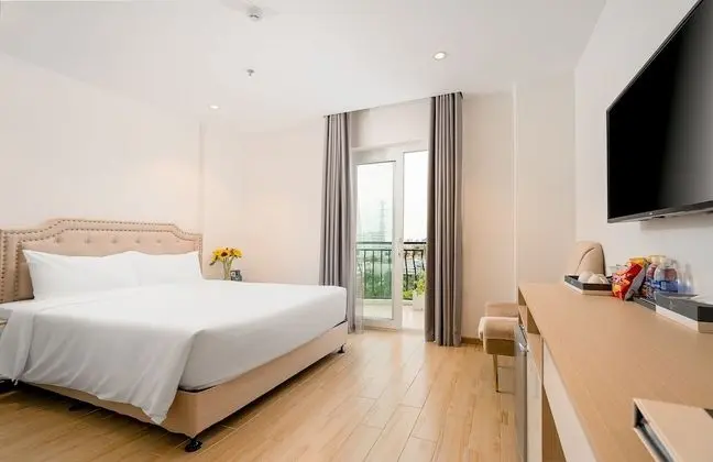 Deluxe Tek Büyük Yataklı Oda, Balkon, Şehir Manzaralı