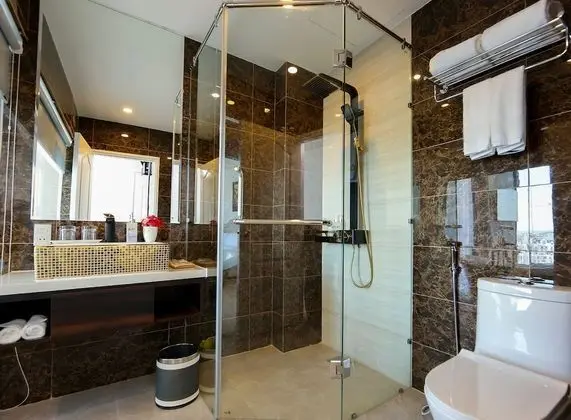 Deluxe Tek Büyük Yataklı Oda, Balkon, Şehir Manzaralı