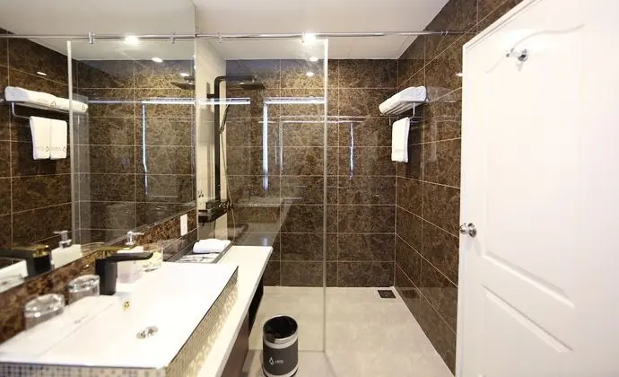 Deluxe Tek Büyük Yataklı Oda, Balkon, Şehir Manzaralı