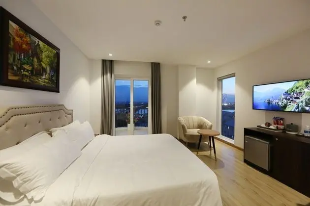 Premier Oda, Balkon, Nehir Manzaralı