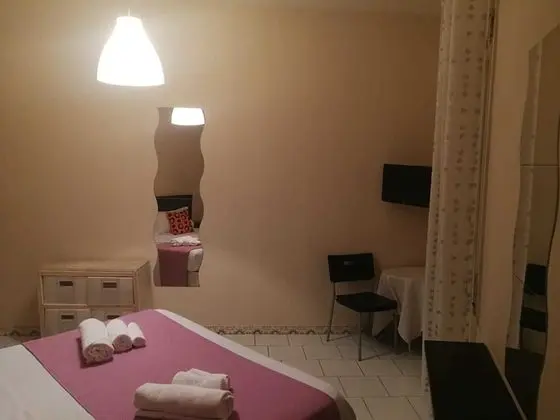 Basic Üç Kişilik Oda, Sigara İçilmez