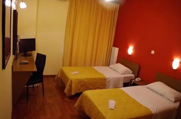 Üç Kişilik Oda
