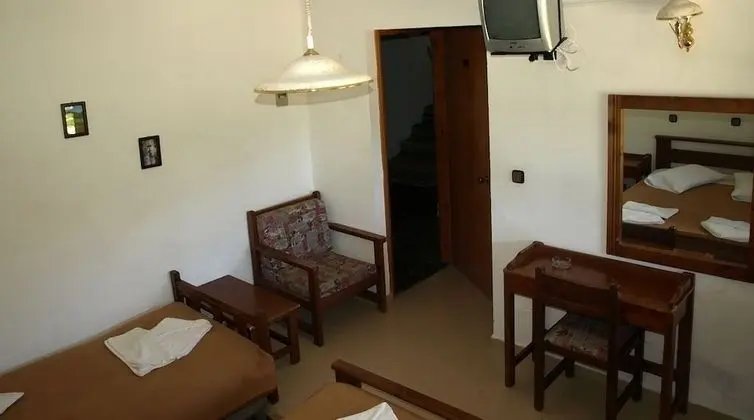 Üç Kişilik Oda