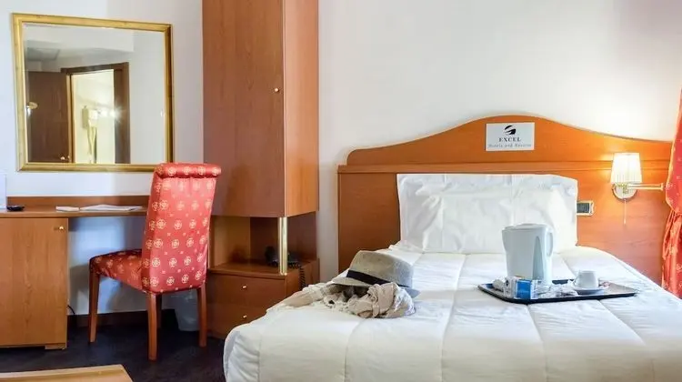 Büyük Yataklı Tek Kişilik Oda