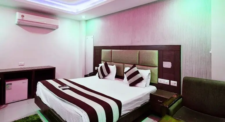 Deluxe Tek Büyük Yataklı Oda, Sigara İçilebilir, Şehir Manzaralı