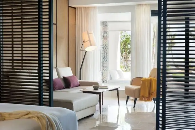 Excellence Club Beach Front Honeymoon Swim-up Suite