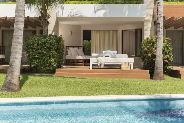 Excellence Club Junior Swim Up Suite Pool View