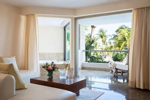 Junior Suite Spa or Pool View