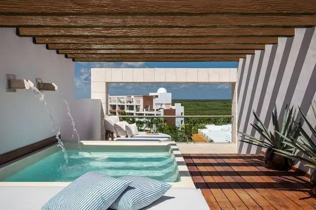 Two-Story RooftopTerrace Suite Spa or Pool View