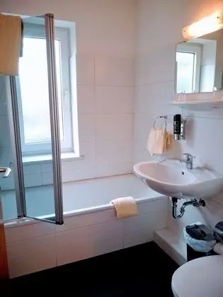 Basic Tek Büyük Yataklı Oda