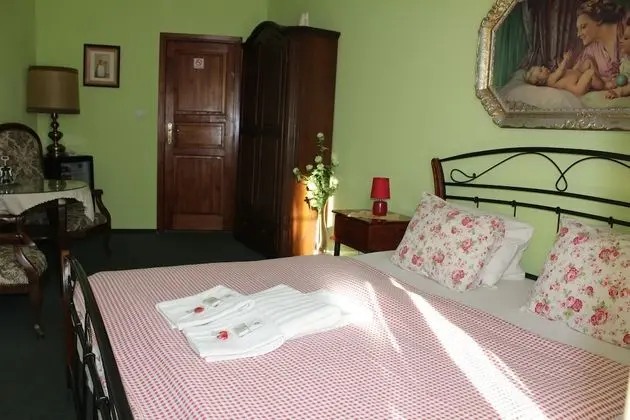 Standard Tek Büyük Yataklı Oda