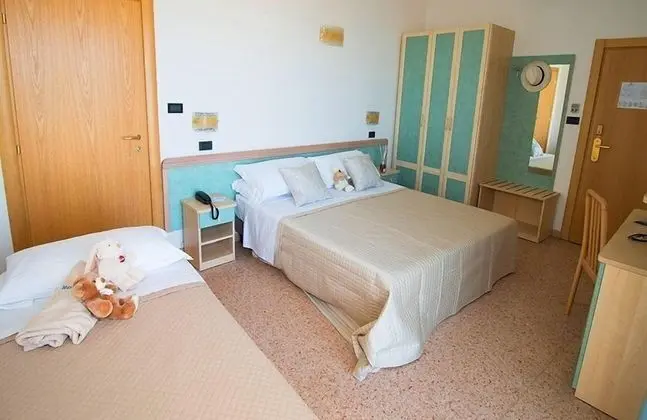 Üç Kişilik Oda