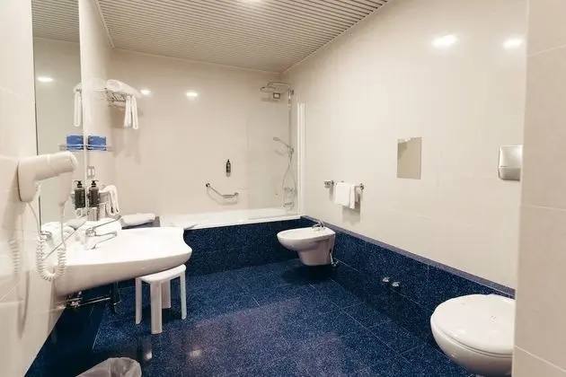 Üç Kişilik Oda