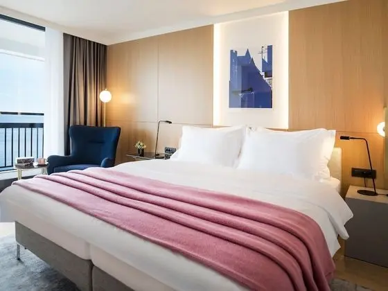 Deluxe Tek Büyük Yataklı Oda, Balkon, Deniz Manzaralı