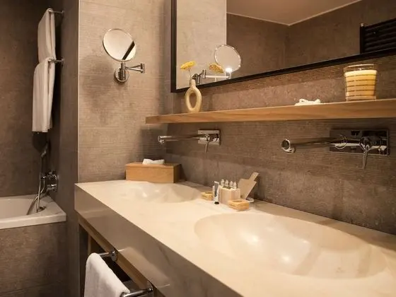 Deluxe Tek Büyük Yataklı Oda, Balkon, Deniz Manzaralı