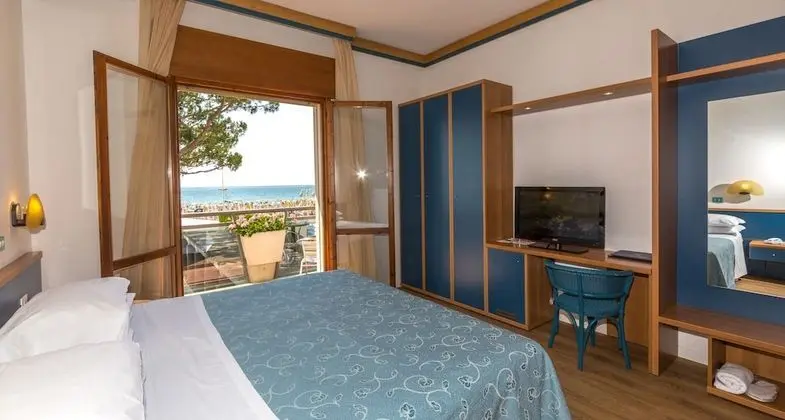 Junior Süit, Balkon, Deniz Manzaralı (up to 3 people)