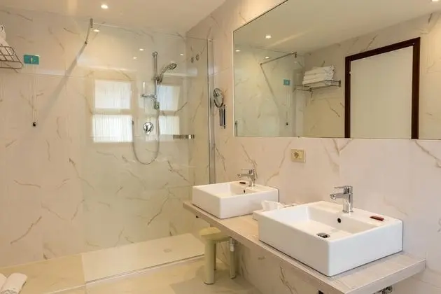 Junior Süit, Balkon, Deniz Manzaralı (up to 3 people)