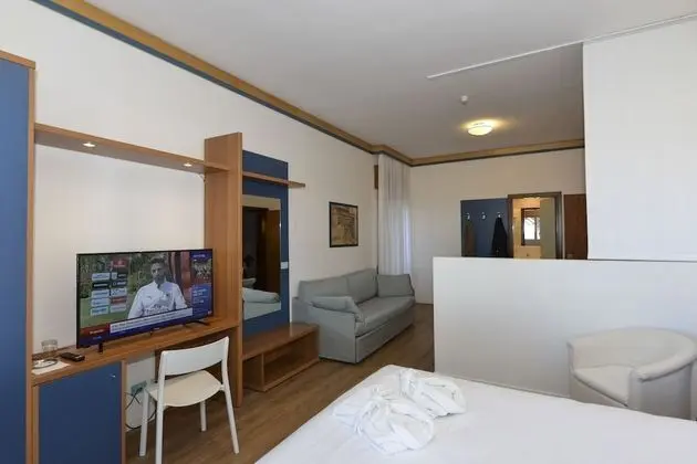 Junior Süit, Balkon, Deniz Manzaralı (up to 4 people)