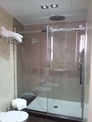 Tek Büyük veya İki Ayrı Yataklı Oda, Deniz Manzaralı