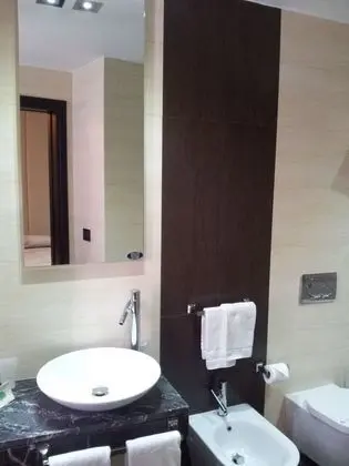 Tek Büyük veya İki Ayrı Yataklı Oda, Deniz Manzaralı