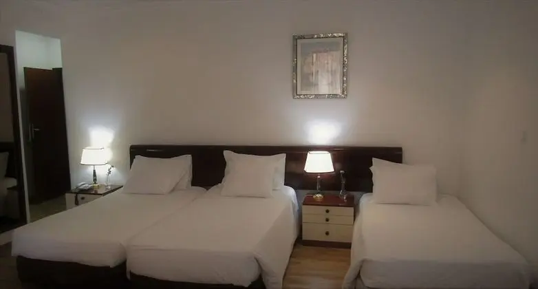 Üç Kişilik Oda