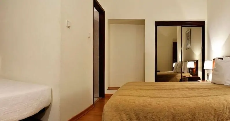 Tek Büyük Yataklı Oda