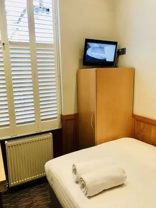 Economy Tek Büyük Yataklı Oda, Banyolu/Duşlu