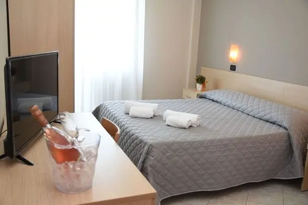 Tek Büyük veya İki Ayrı Yataklı Oda, Deniz Manzaralı