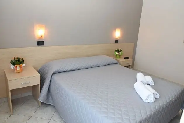 Tek Büyük veya İki Ayrı Yataklı Oda, Deniz Manzaralı