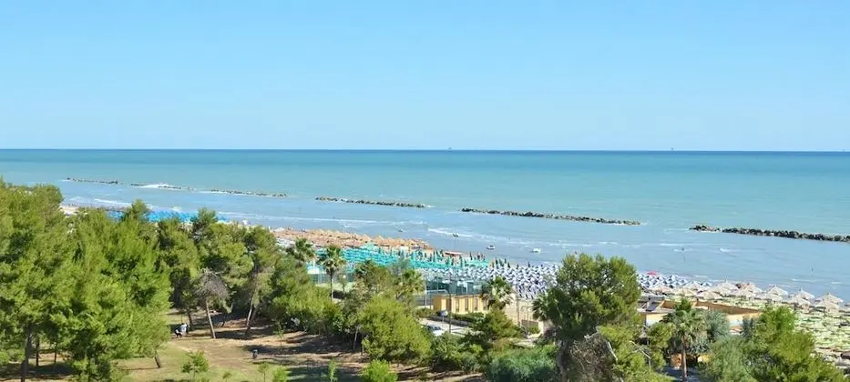 Üç Kişilik Oda, Deniz Manzaralı