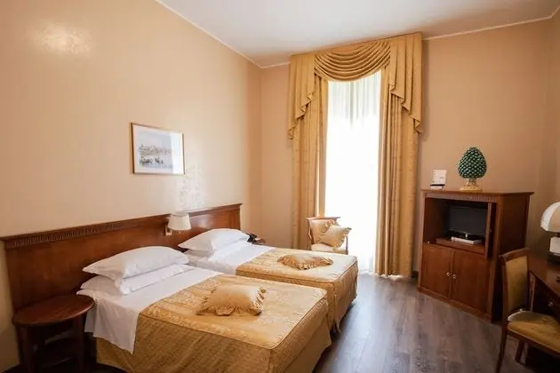 Tek Büyük veya İki Ayrı Yataklı Oda