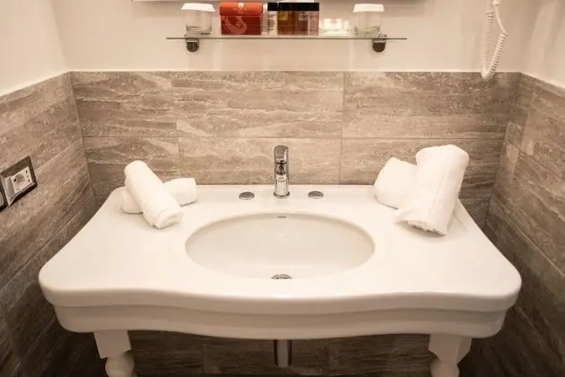 Tek Büyük veya İki Ayrı Yataklı Oda