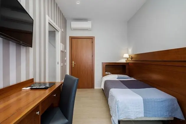 Tek Büyük veya İki Ayrı Yataklı Oda