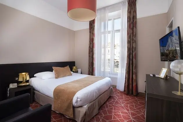 Tek Büyük veya İki Ayrı Yataklı Oda, Şehir Manzaralı