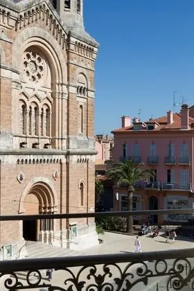 Tek Büyük veya İki Ayrı Yataklı Oda, Şehir Manzaralı