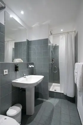 Tek Büyük veya İki Ayrı Yataklı Oda, Şehir Manzaralı